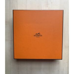 Authentic Empty Hermes Gift Box w/belt Insert, Buckle Pouch & Tissue 8 x 8 x 2